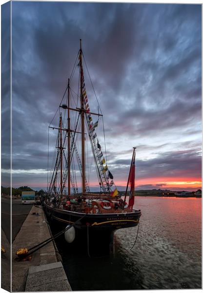  Kathleen and May Canvas Print by Dave Wilkinson North Devon Ph