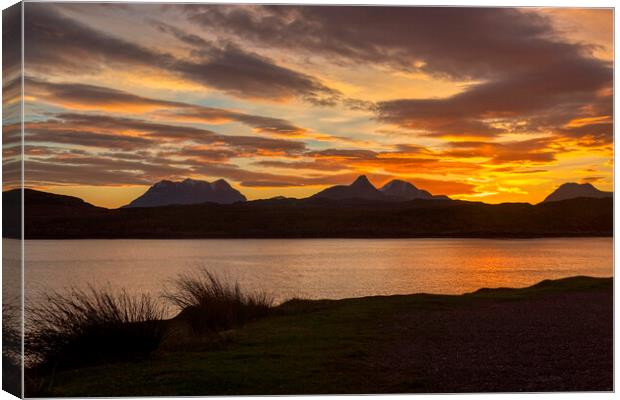 Radiant Silhouette of Assynt and Coigach Mountains Canvas Print by Derek Beattie