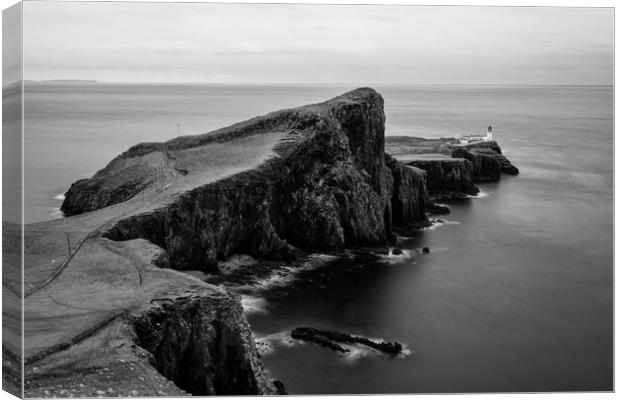 Neist Point Isle of Skye Canvas Print by Derek Beattie