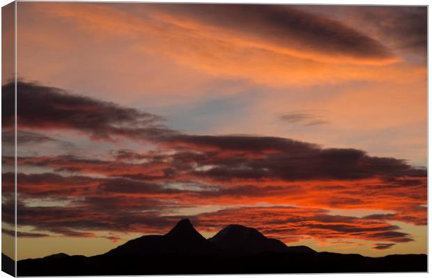 Stac Pollaidh at Sunrise Canvas Print by Derek Beattie