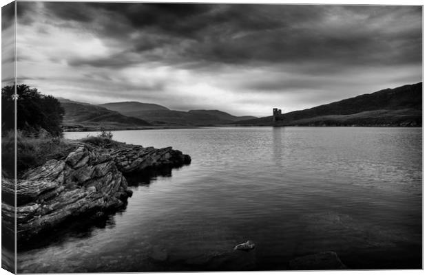 Ardvreck Castle and Loch Assynt Scotland Canvas Print by Derek Beattie