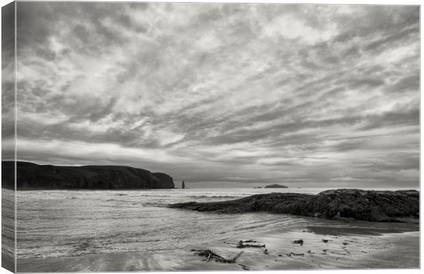 Sandwood Bay  Scotland Canvas Print by Derek Beattie