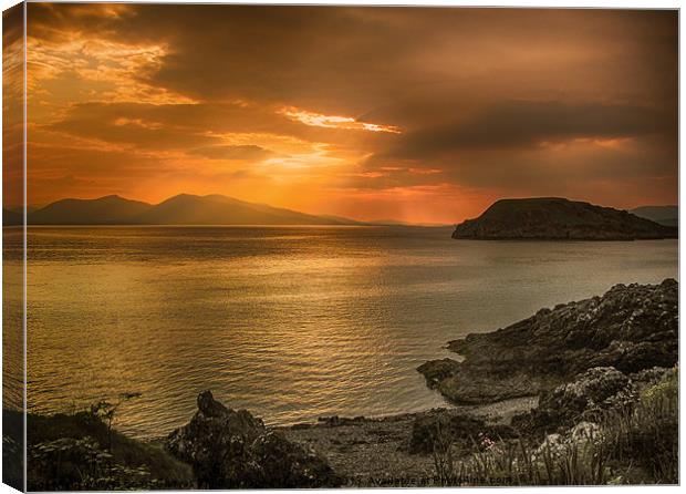Sunset over Lismore Island Canvas Print by Fiona Messenger