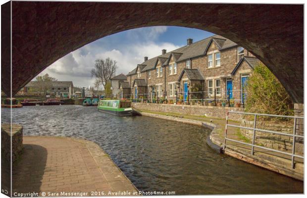 Monmouthshire and Brecon Canal Canvas Print by Sara Messenger