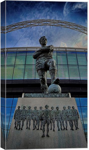 Bobby Moore Statue Canvas Print by Phil Clements
