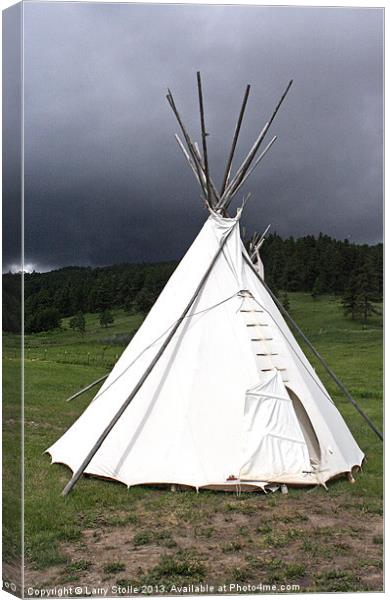 Tepee in Montana Canvas Print by Larry Stolle