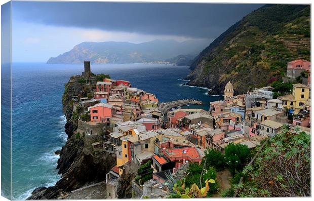 Vernazza Canvas Print by barbara walsh