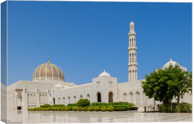 Sultan Qaboos Grand Mosque, Muscat, Oman Canvas Print by Greg Marshall