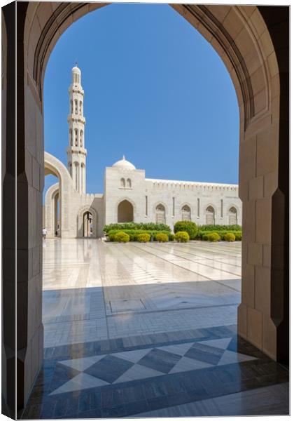 Sultan Qaboos Grand Mosque, Muscat, Oman Canvas Print by Greg Marshall