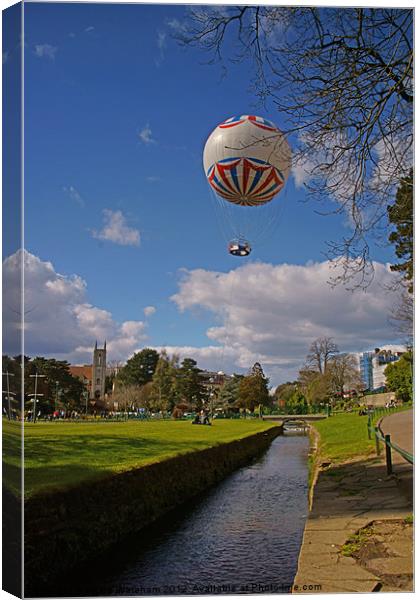 Ballooning in Bournemouth Canvas Print by Phil Wareham