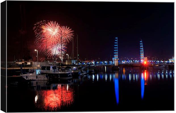 Torbay Fireworks Canvas Print by kevin wise