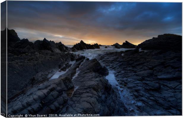 Hartland Quay 1.0 Canvas Print by Yhun Suarez