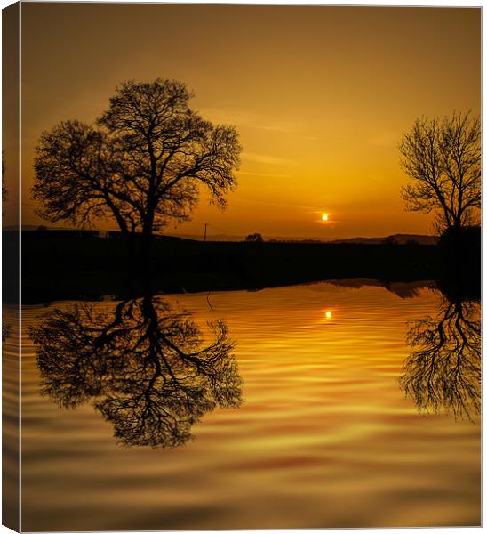 Sunset at Holbrook Canvas Print by Alan Matkin