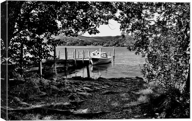 Boat on Derwent Water Canvas Print by Paula J James