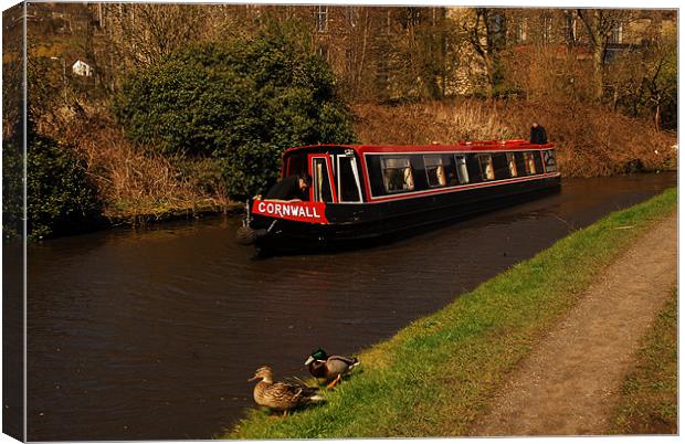 Narrowboat along the canal Canvas Print by JEAN FITZHUGH