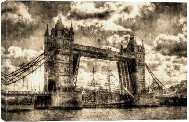  Tower Bridge Vintage Canvas Print by David Pyatt