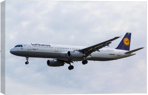 Lufthansa Airbus A321 Canvas Print by David Pyatt