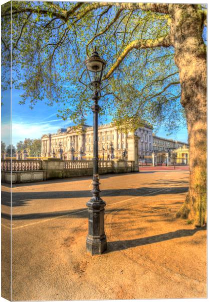Buckingham Palace Canvas Print by David Pyatt