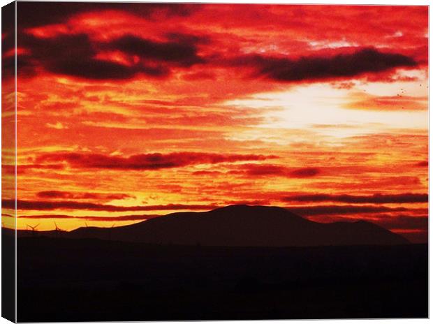 red sky skiddaw Canvas Print by eric carpenter