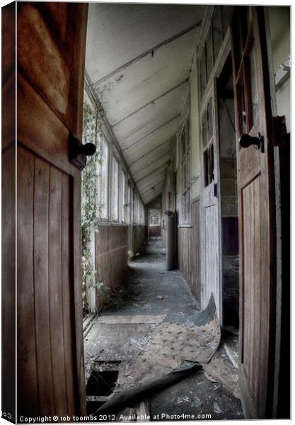 FORGOTTEN CORRIDOR Canvas Print by Rob Toombs
