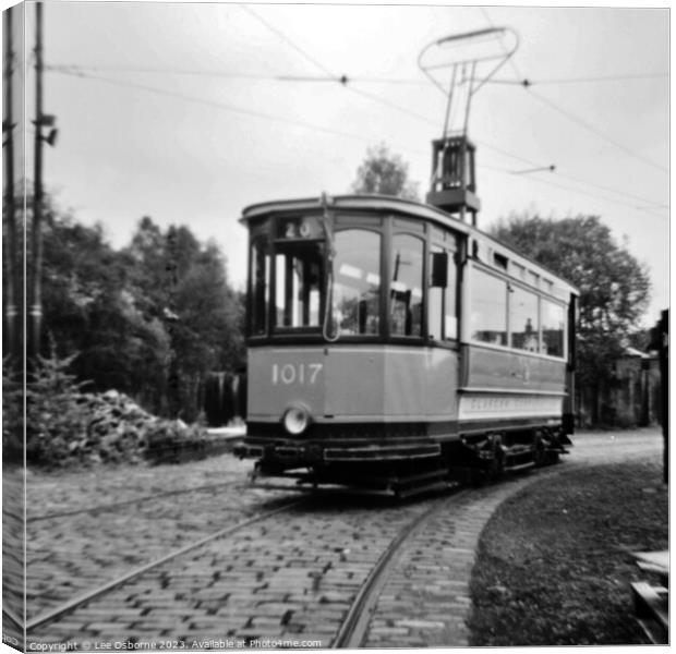 Glasgow Tram 1017 Canvas Print by Lee Osborne