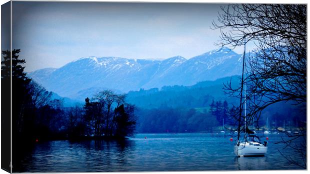 the beautiful lakes  Canvas Print by sue davies