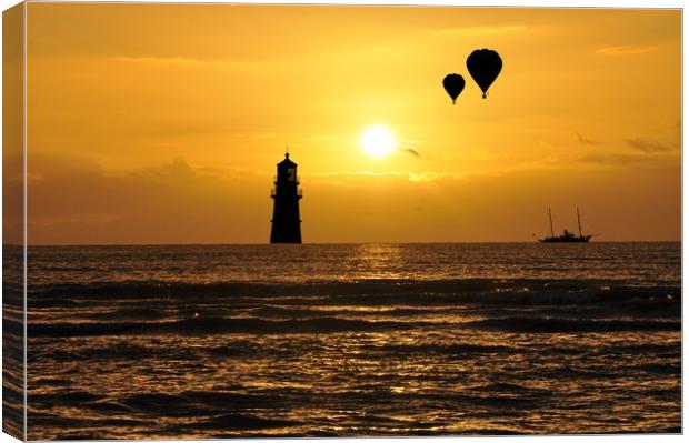 silhouettes in the sunset  Canvas Print by sue davies