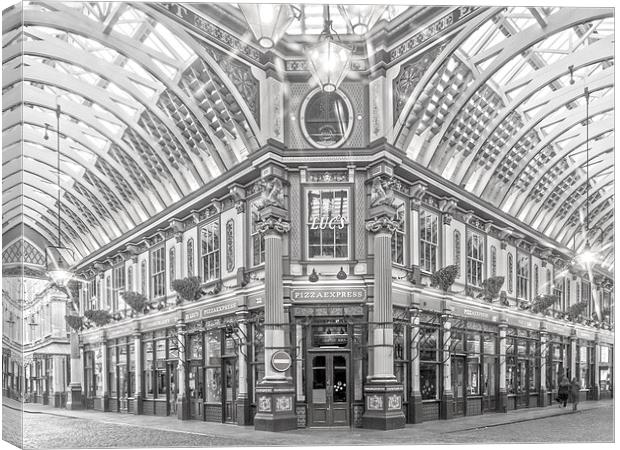 LEADENHALL MARKET LONDON Canvas Print by Clive Eariss