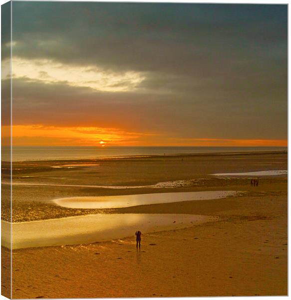  The Last Shot Worthing Canvas Print by Clive Eariss