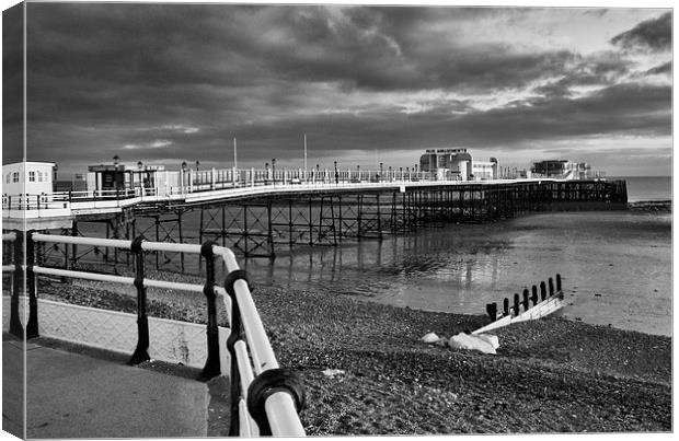  Worthing Pier Late Sunshine Canvas Print by Clive Eariss