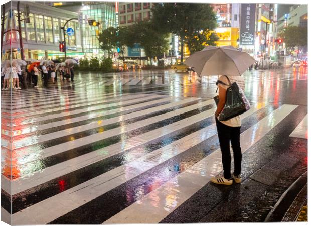 Rain In Shibuya Canvas Print by Clive Eariss