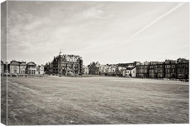 old Old Course Canvas Print by Fraser Hetherington