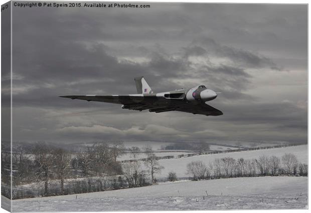  Avro Vulcan - Cold War Warrior Canvas Print by Pat Speirs