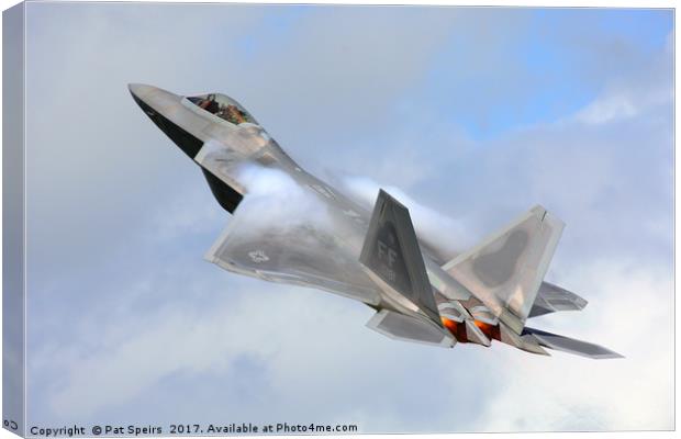 'Smokin' - F22 Raptor on the go. Canvas Print by Pat Speirs