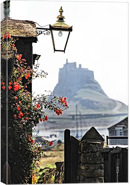 On The Way To Lindisfarne Castle Canvas Print by Paul M Baxter