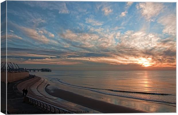 Sunset Blackpool Canvas Print by Rick Lindley