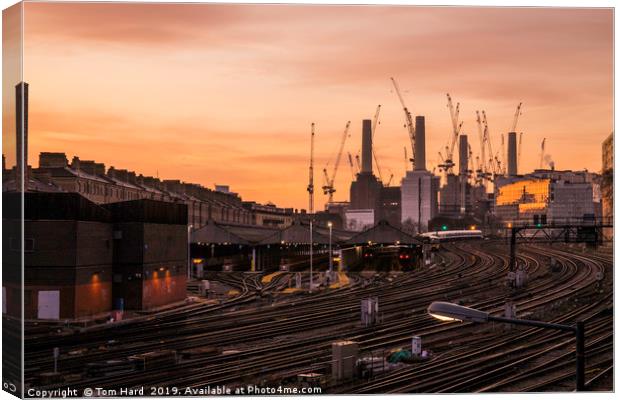 Battersea Power Station Canvas Print by Tom Hard