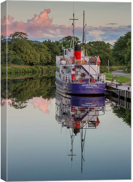  Jacobite Queen at sunset Canvas Print by Derek Corner