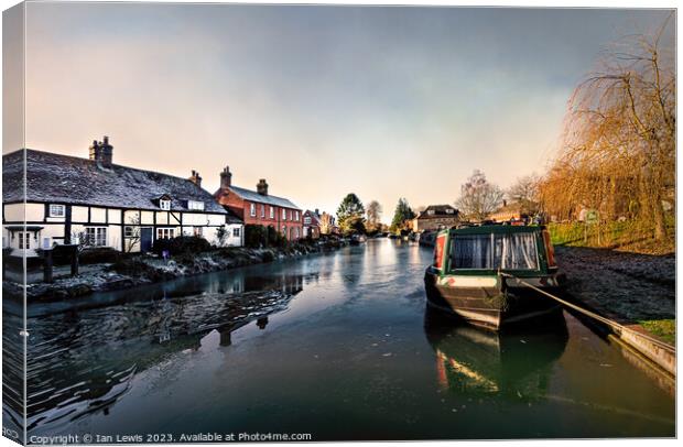 Winter at Hungerford Wharf Canvas Print by Ian Lewis