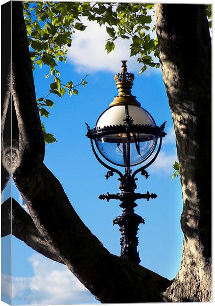 South Bank Lamp Canvas Print by Ian Lewis