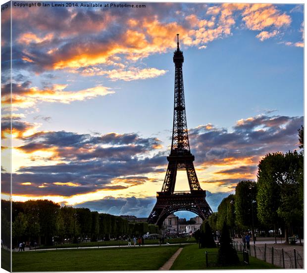 Evening in Paris Canvas Print by Ian Lewis