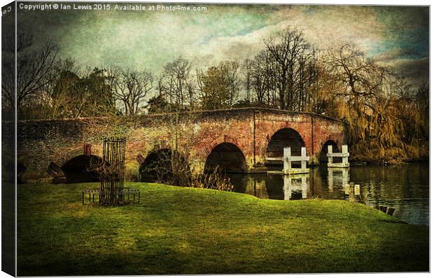  The Old Bridge at Sonning Canvas Print by Ian Lewis