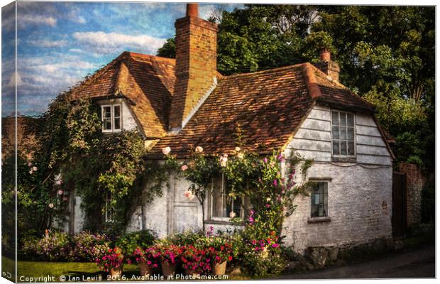 A Chiltern Cottage Canvas Print by Ian Lewis