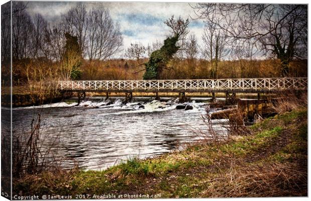 Sulhamstead Weir On The Kennet and Avon Canvas Print by Ian Lewis