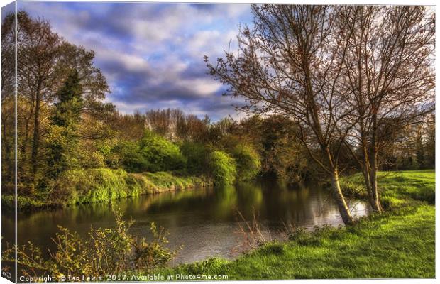 The River Kennet At Burghfield Canvas Print by Ian Lewis