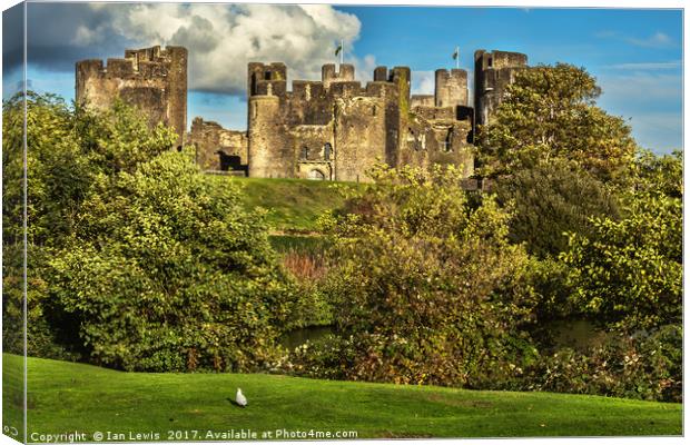 The Battlements of Caerphilly Canvas Print by Ian Lewis