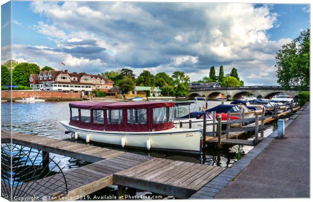 Moorings at Henley on Thames Canvas Print by Ian Lewis