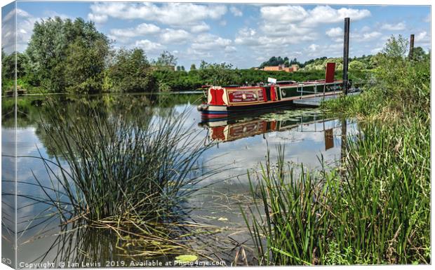 Moored on the Avon At Tewkesbury Canvas Print by Ian Lewis