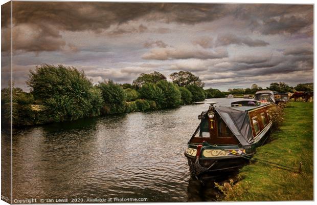 Narrowboat Moored At Lechlade Canvas Print by Ian Lewis