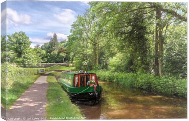 Narrowboat On The Brecon Canal Canvas Print by Ian Lewis